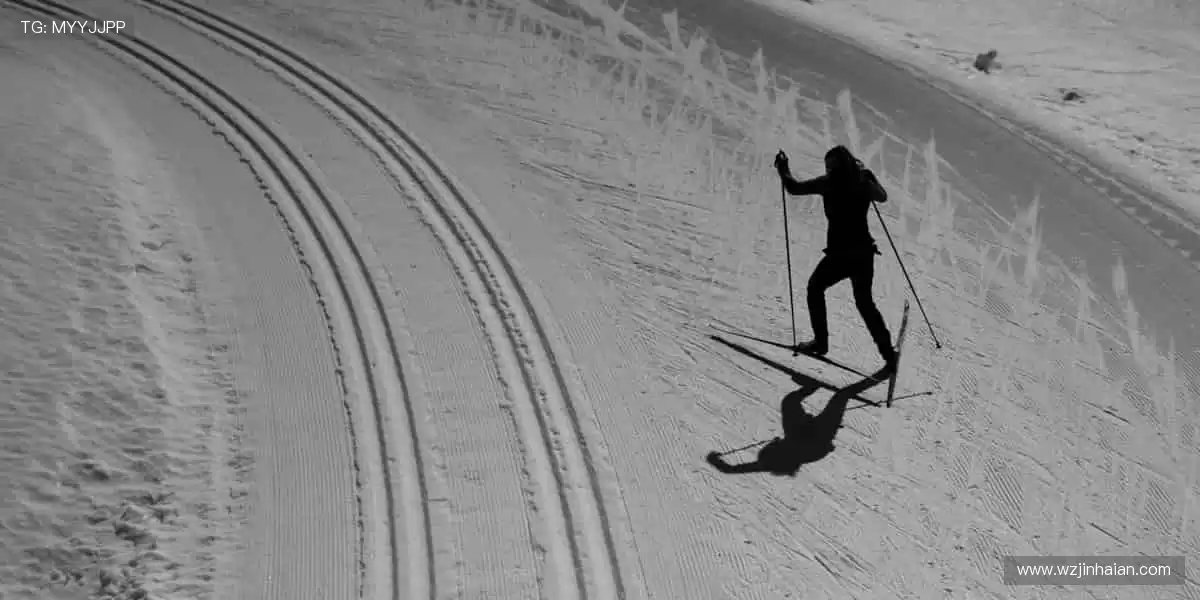 「错过直播?精彩回放随时看!📲订阅频道,精彩永不缺席!」